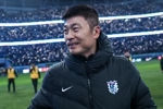 李国旭:人员紧张时有很多队员站了出来 赢球有一半是球迷的功劳